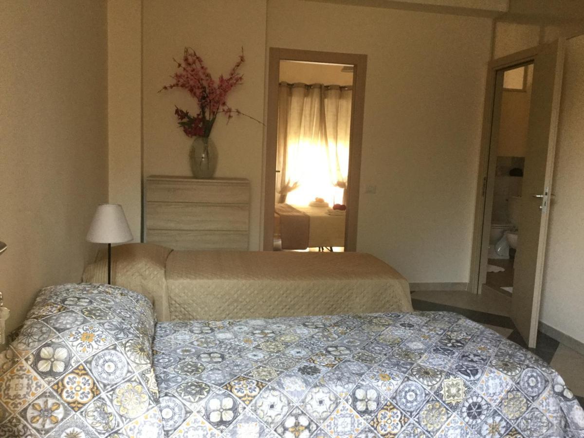 b&b da Jasmine Santa Teresa Di Riva Bagian luar foto