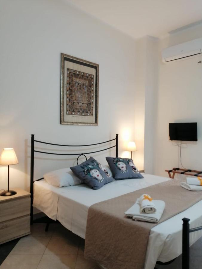 b&b da Jasmine Santa Teresa Di Riva Bagian luar foto