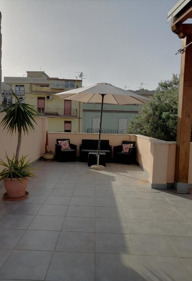 b&b da Jasmine Santa Teresa Di Riva Bagian luar foto