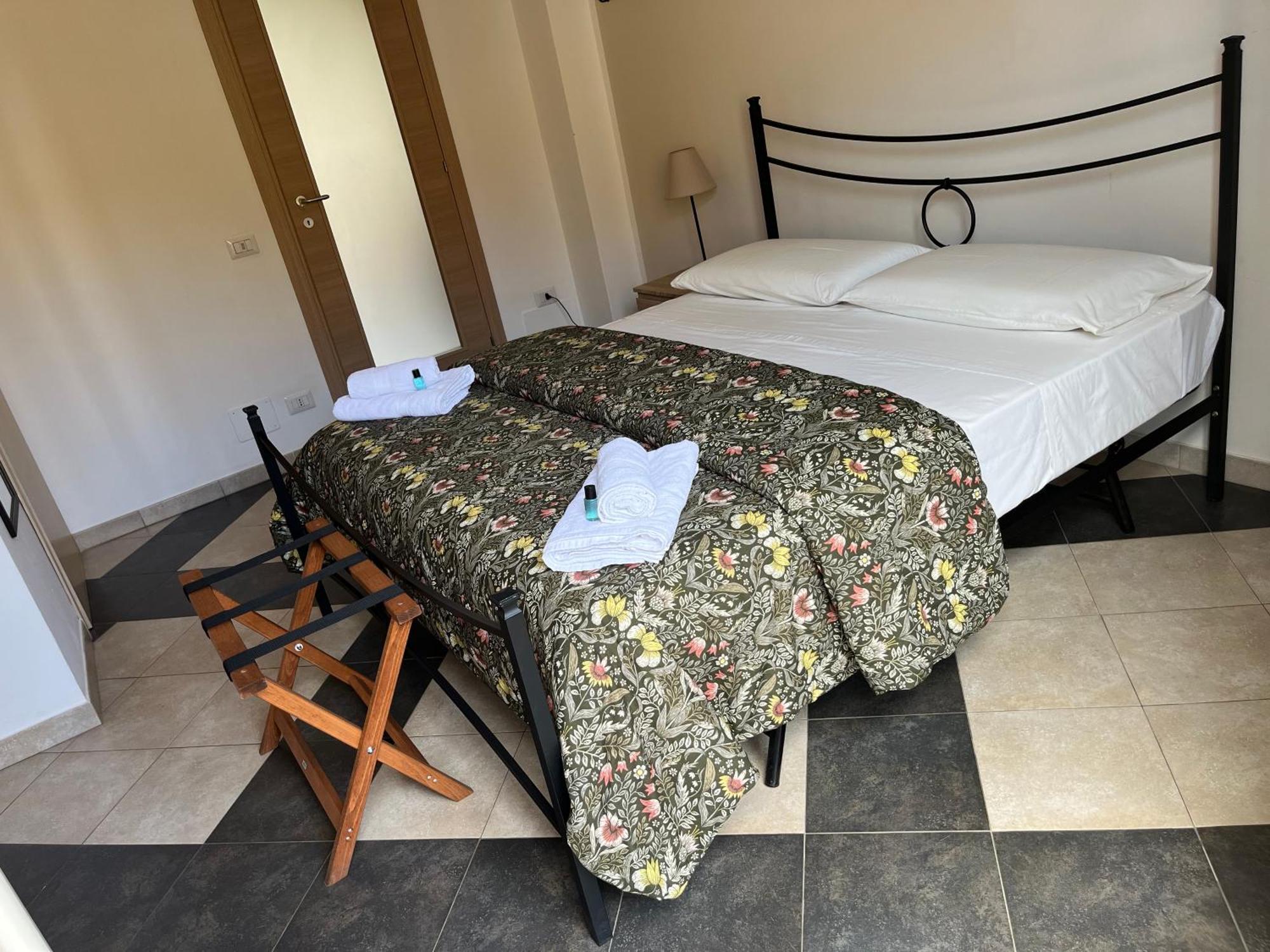 b&b da Jasmine Santa Teresa Di Riva Bagian luar foto